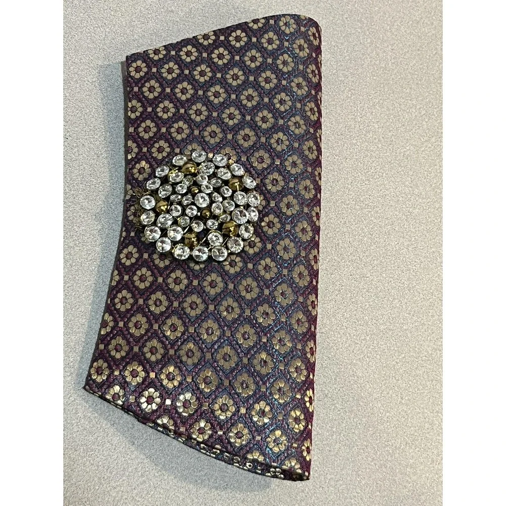 Cool Vintage 70s 80s Gold Purple Medallion RHAINSTONE  Banarasi Brocade‎ Clutch